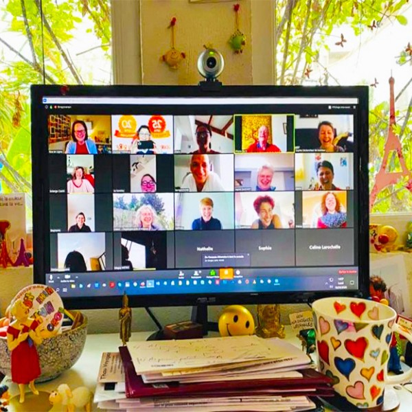 Certifiez vous en YOGA DU RIRE en ligne !